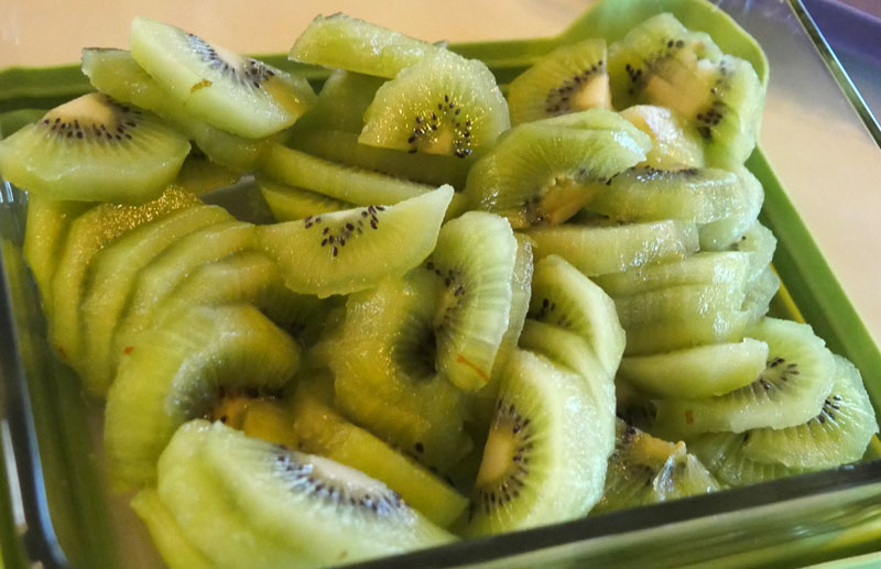 sliced kiwi