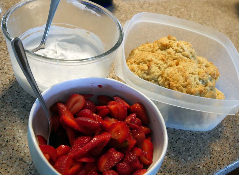 vegan strawberry shortcake