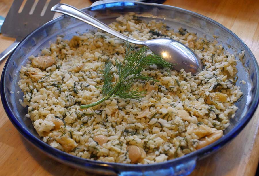 riced cauliflower with dill and beans