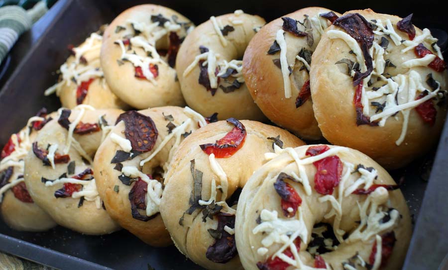 tomato basil bagels