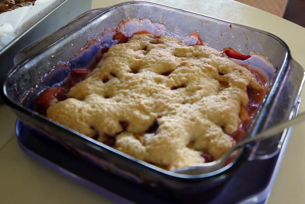 strawberry peach cobbler