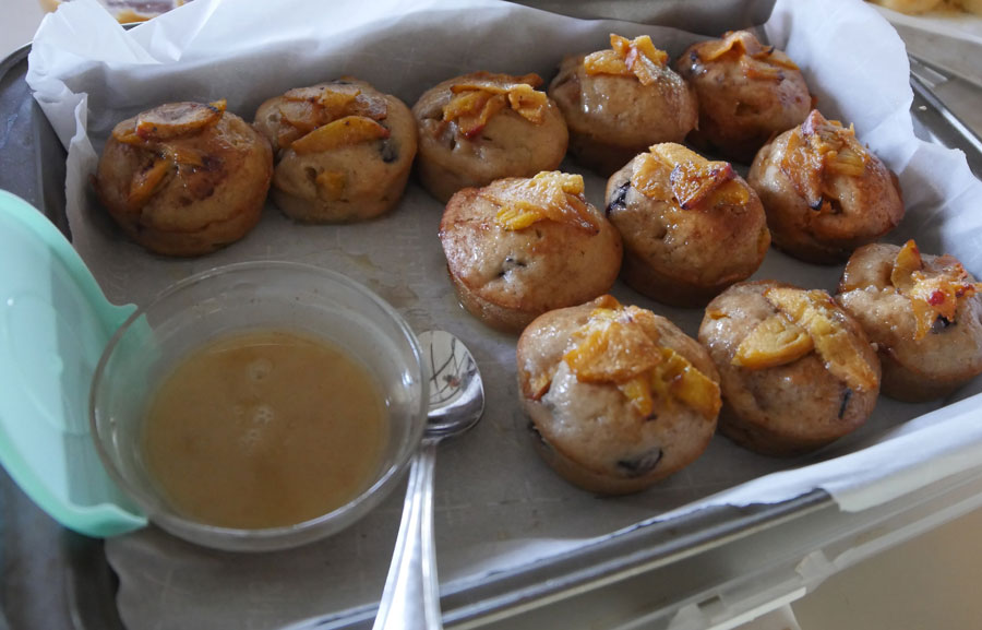 vegan peach muffins