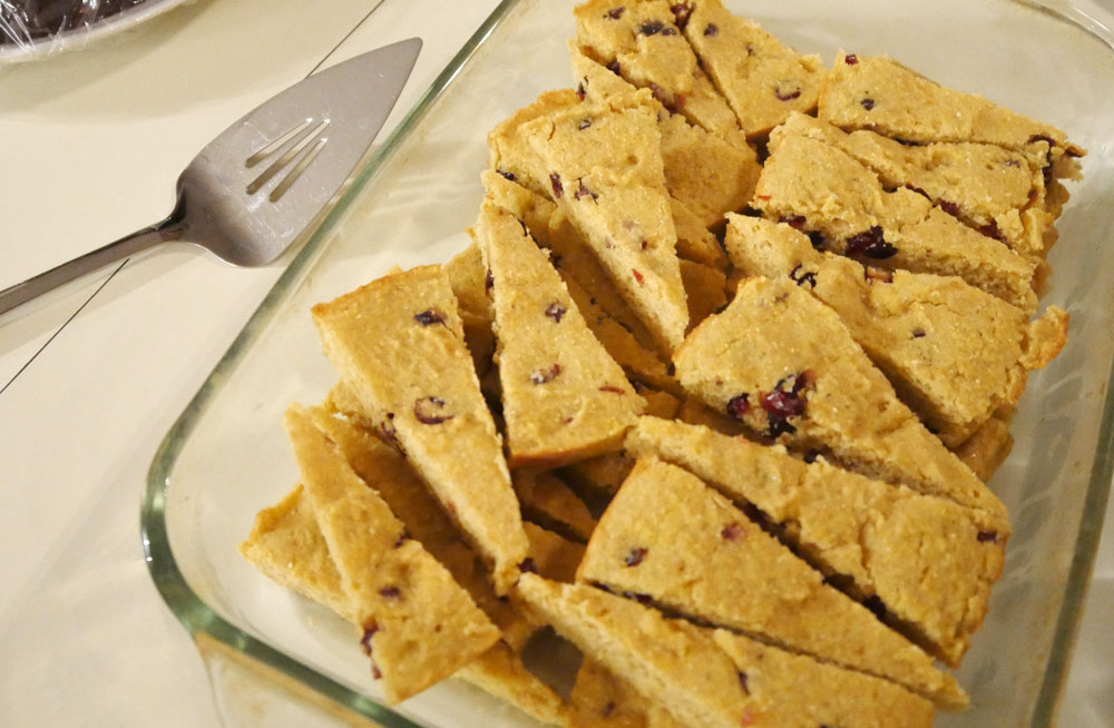 vegan cranberry orange cornbread