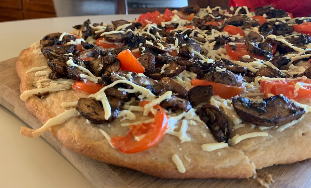 mushroom tomato flatbread