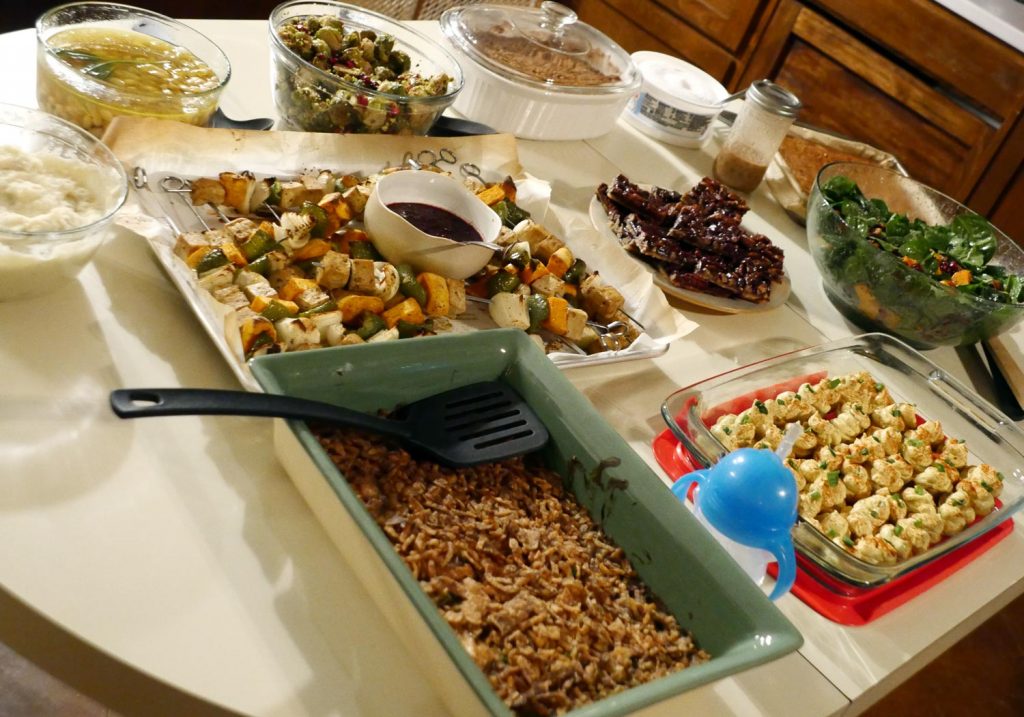 table of vegan Thanksgiving foods